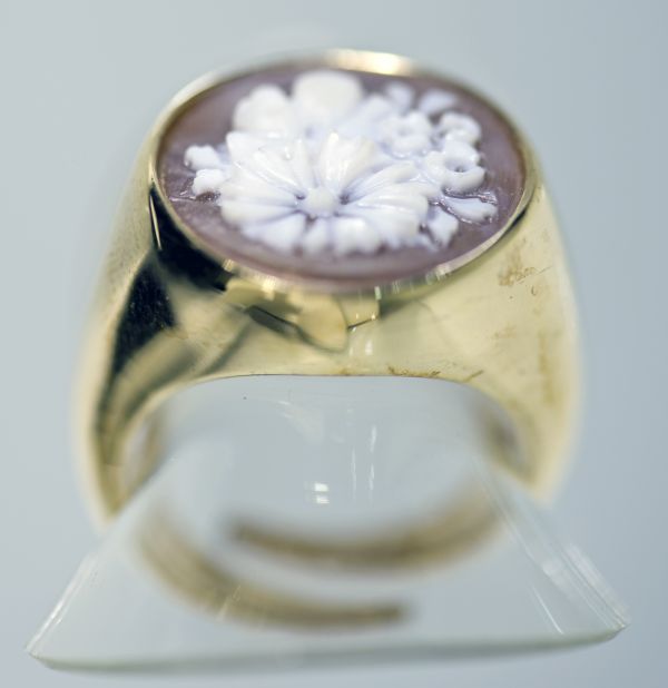 Anel prata dour. camafeu